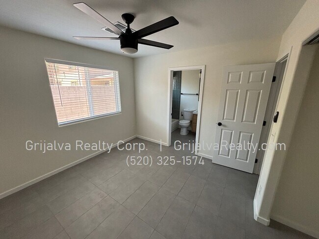 Building Photo - 2926 N Winstel Blvd