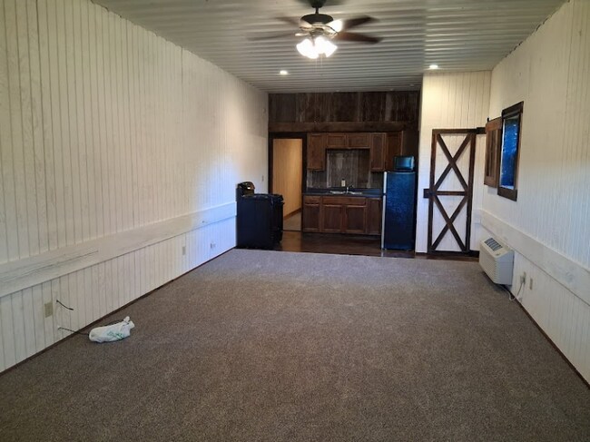 Building Photo - 6860 SE Prescher Rd