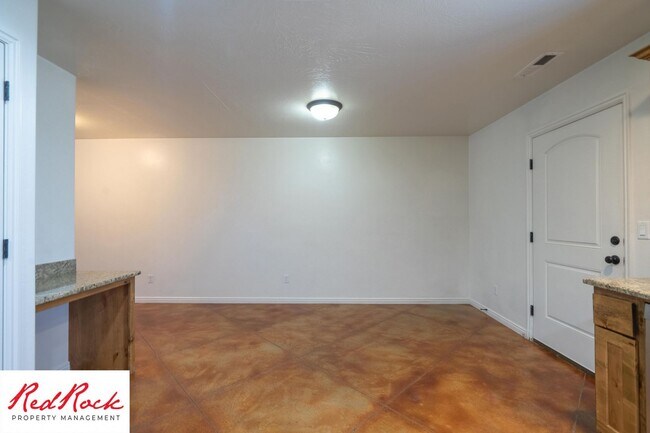 Building Photo - 2801 E 450 N