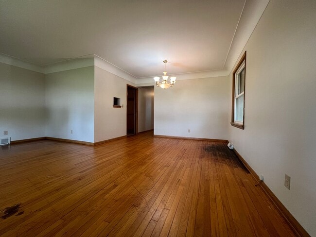 Building Photo - 26202 Lakeshore Blvd