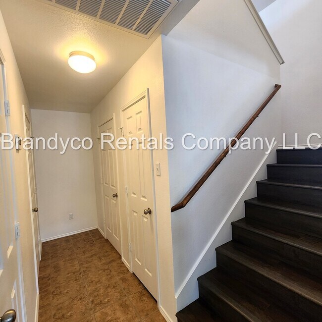 Building Photo - 411 Taurus Dr