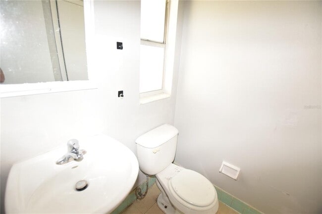 Building Photo - 4840 Grovemont Pl