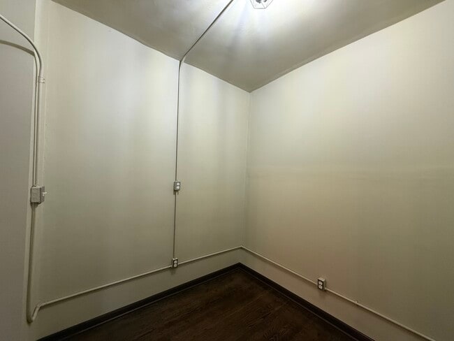 Building Photo - 4222 W Cullerton St
