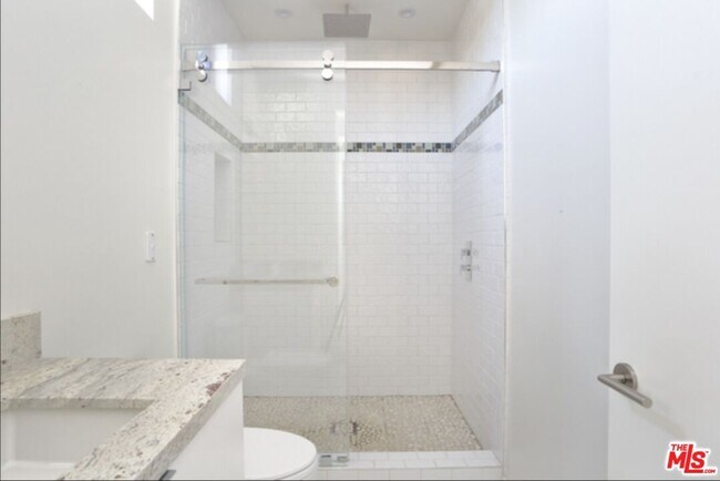 Building Photo - 1033 1/2 Grant St