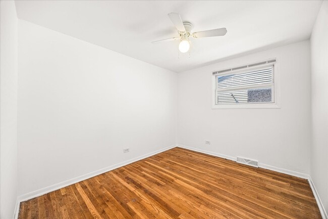 Building Photo - 13313 S Eberhart Ave