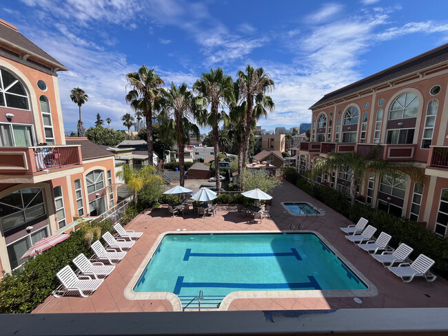 Pool and spa - 350 N 2nd St