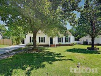 Building Photo - 308 Kenton Dr