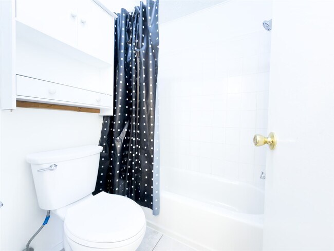 Building Photo - 13610 Piney Oaks Dr