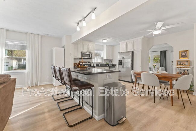 Building Photo - 2800 Keller Ave