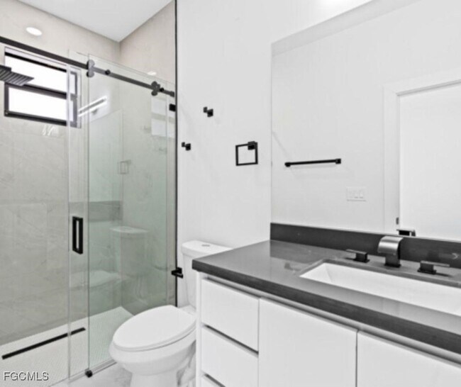 Building Photo - 1105 Jaguar Blvd