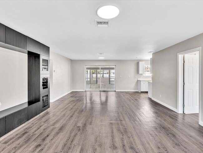 Building Photo - 54 SW 16th St