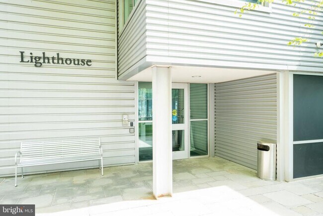 Building Photo - 901 N Penn St