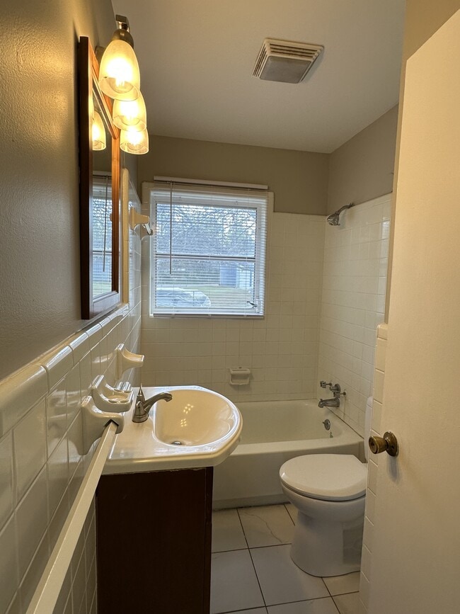 Building Photo - 356 Elizabeth Cir