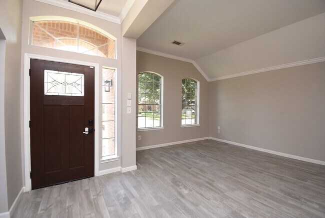 Building Photo - 23122 Beech Canyon Dr