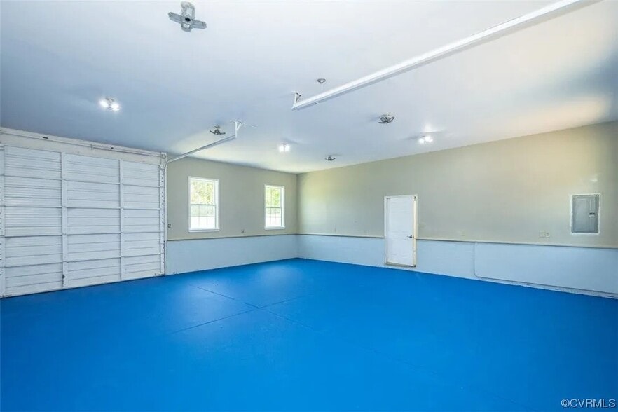 Building Photo - 10539 Greenwood Rd