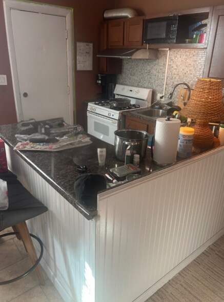 Building Photo - 2906 S Wells St