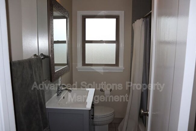 Building Photo - 2950 S Judith St