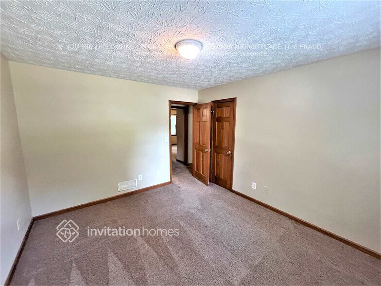 Building Photo - 2252 Chateau Dr