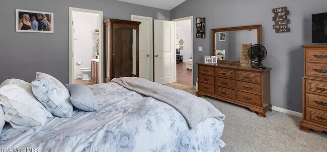 Building Photo - *** November Promotion -- Sign lease by No...