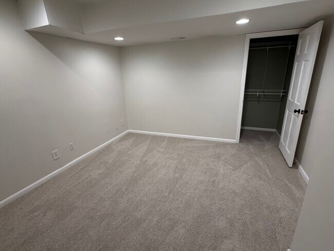 Building Photo - 4904 POWELL RD