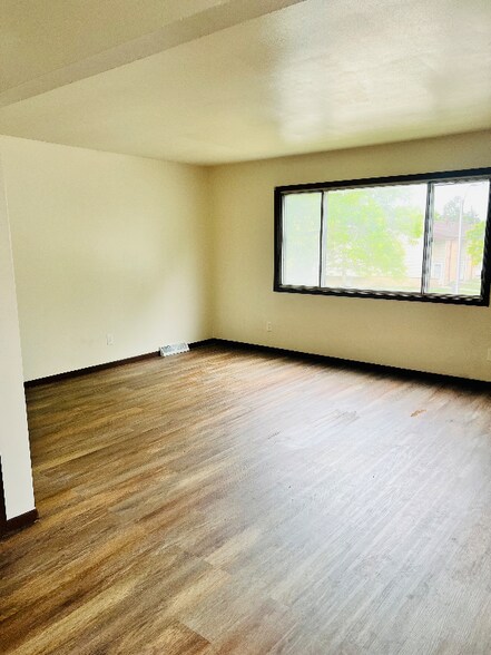 Building Photo - 9210 W Allyn St