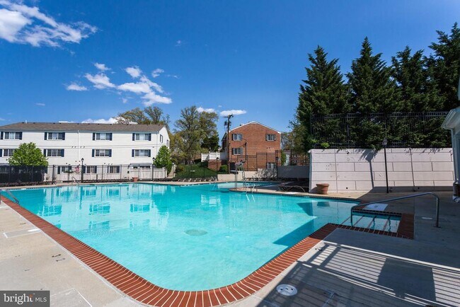 Building Photo - 1193 N Van Dorn St