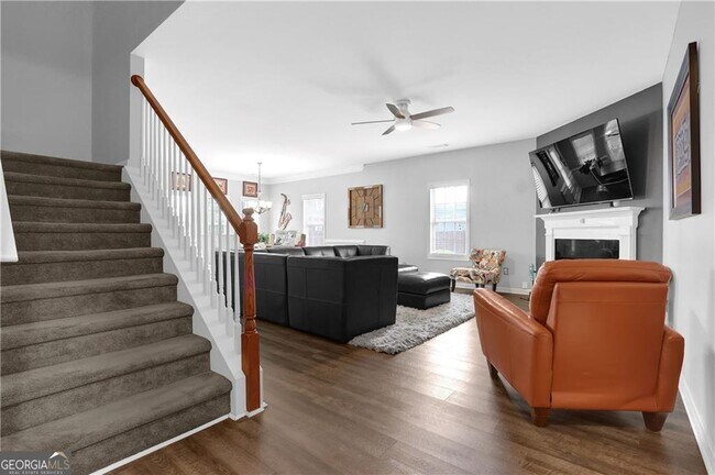 Building Photo - 2145 Waterford Park Dr
