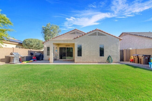 Building Photo - Stunning Single-Level Rental In The Highly Sought-After Anthem at Merrill Ranch!