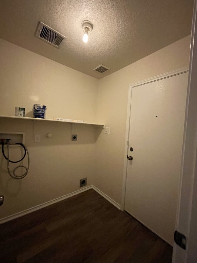 Building Photo - 7530 Drake Canyon