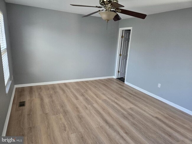 Building Photo - 300 Cinnabar Ln