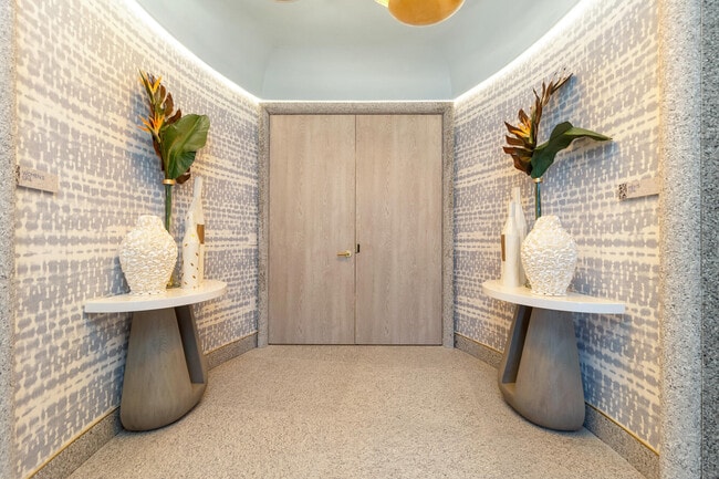 Building Photo - 1333 S Flagler Dr