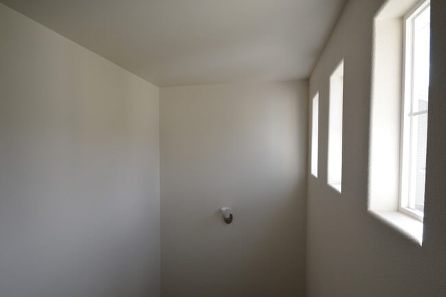 Building Photo - Beautiful townhome near Ft. Carson available to move in!