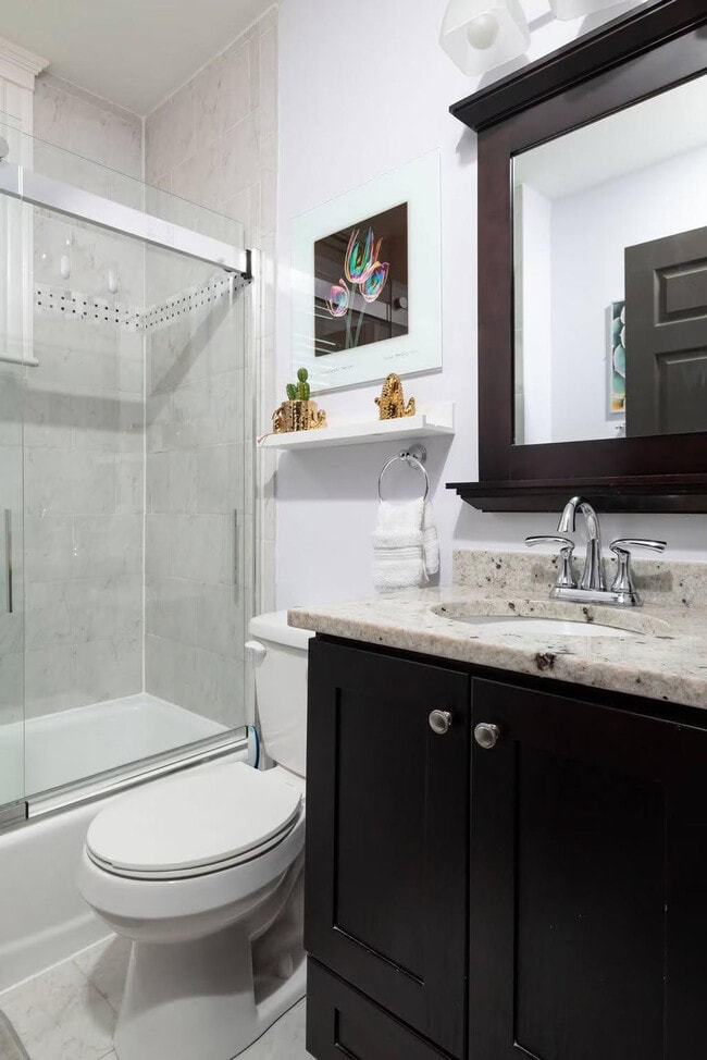 Building Photo - 810 Broadway-SI ID1511377P