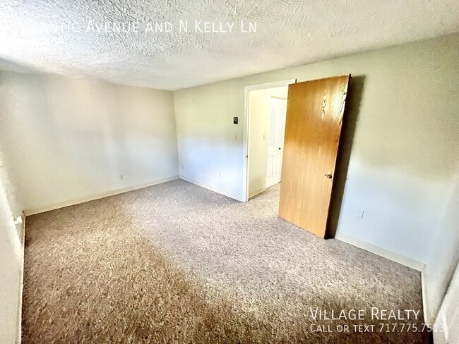 Building Photo - END UNIT! Affordable Red Lion 1-bed with o...