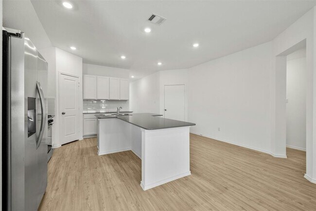 Building Photo - 4120 Brightwell Rnch Rd