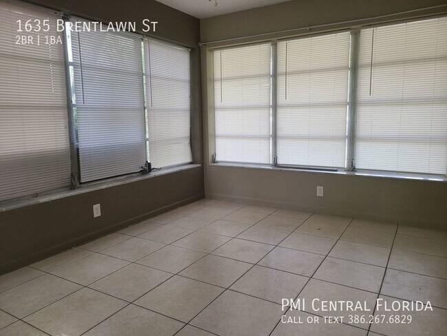 Building Photo - Deltona Bungalow