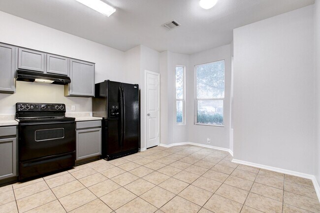 Building Photo - 3-Bedroom Townhouse with Open Floor Plan and Spacious Backyard Near Lackland AFB