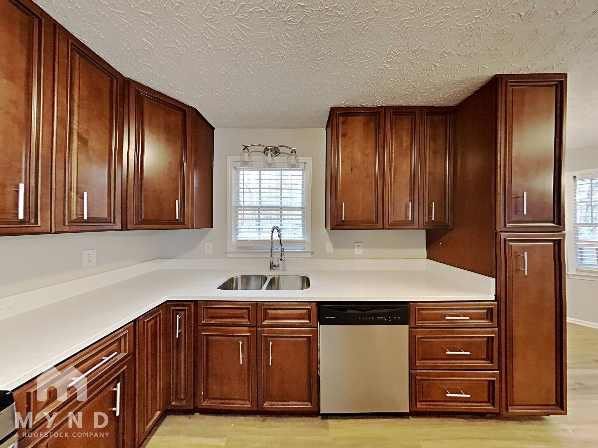 Building Photo - 487 Dillon Dr