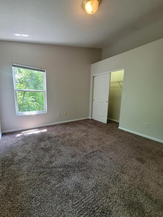 Building Photo - 6282 Edgecreek Ln