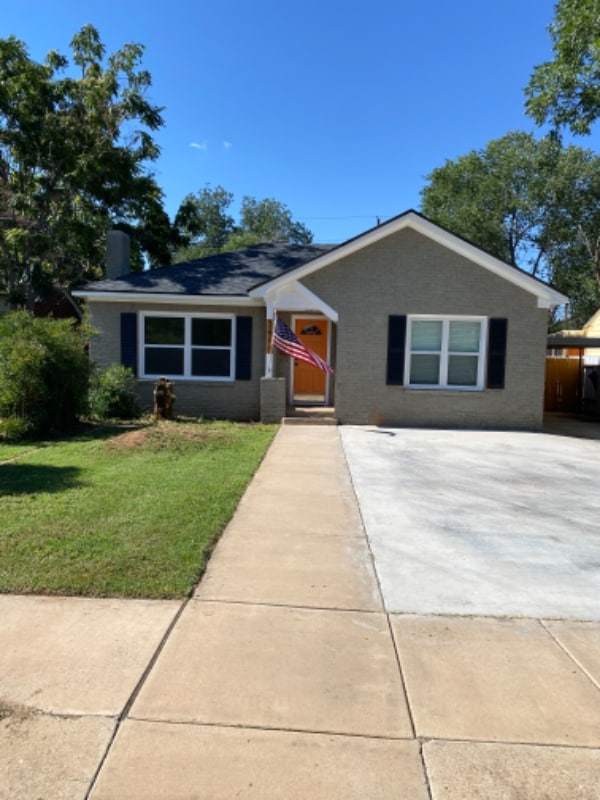 Building Photo - 2418 22nd St