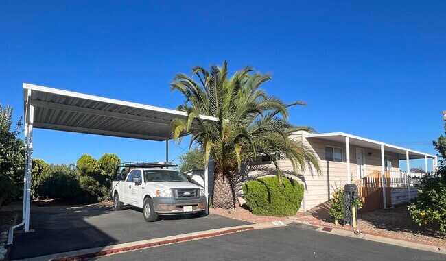 Primary Photo - 955 Howard Ave