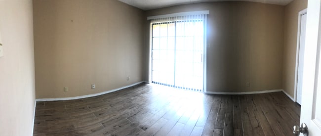 Building Photo - 2415 Idlewilde Dr