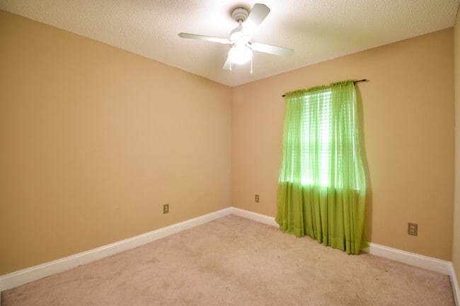 Building Photo - 3834 Brookwood Dr