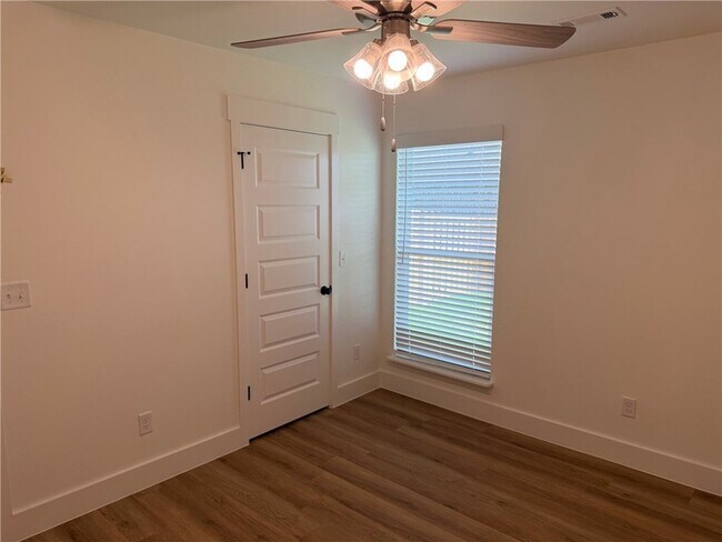 Building Photo - 3708 N Wiley Dr
