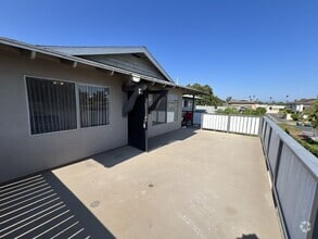 Building Photo - Delano