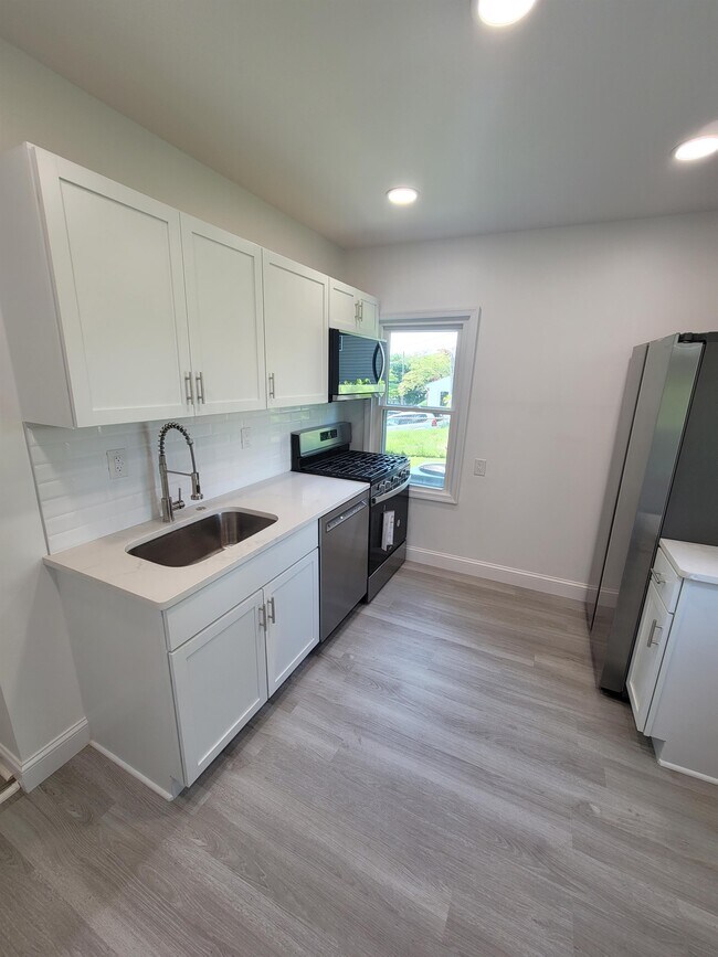 Building Photo - 927 Mt Pleasant Ave