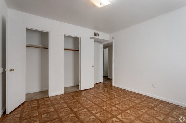 Building Photo - 520 Laredo St