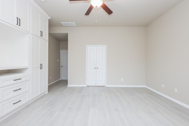 Building Photo - 4243 Bayou Hollow Ln