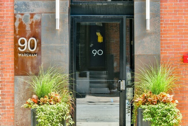 Building Photo - 90 Wareham St