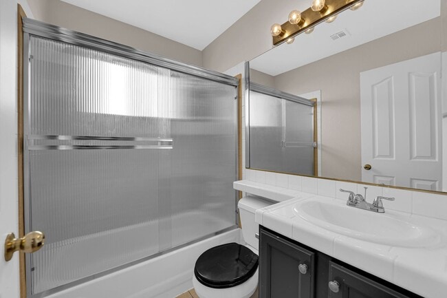 Building Photo - Single Story Guard-Gated Living with Golf Course Access